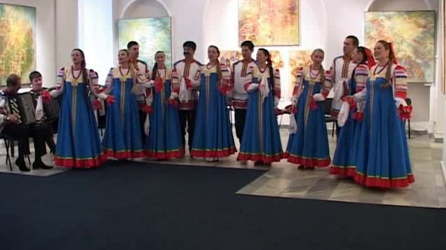 Академический хор русской песни Песни России - У голубя золотая голова смотреть онлайн