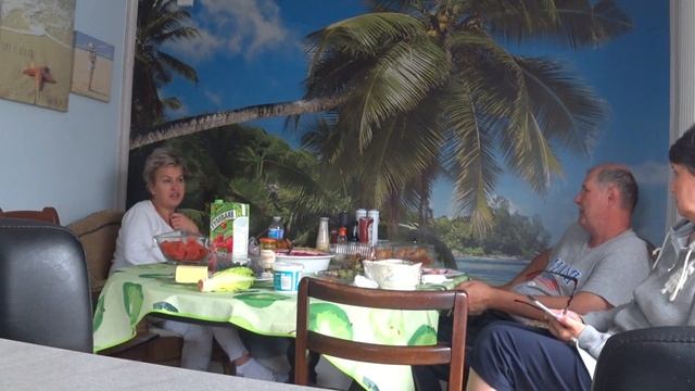 ?ВЛОГ 18+ Англичане у нас с визитом 8 Мая в Англии отмечают День Победы VE Day смотреть онлайн