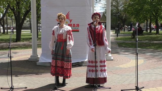 Выступление коллектива "Талака" 9 мая в городском сквере в Ганцевичах #9мая #ганцевичи смотреть онлайн