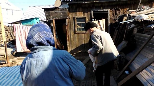 «Живем в бане». В Волгограде ветераны остались без крыши над головой смотреть онлайн