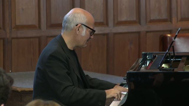 Ludovico Einaudi Plays Piano for The Oxford Union Part 1 смотреть онлайн