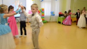 Красивый вальс Выпускной бал в детском саду