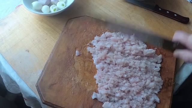 Лепёшки с сыром и курицей на огне! смотреть онлайн