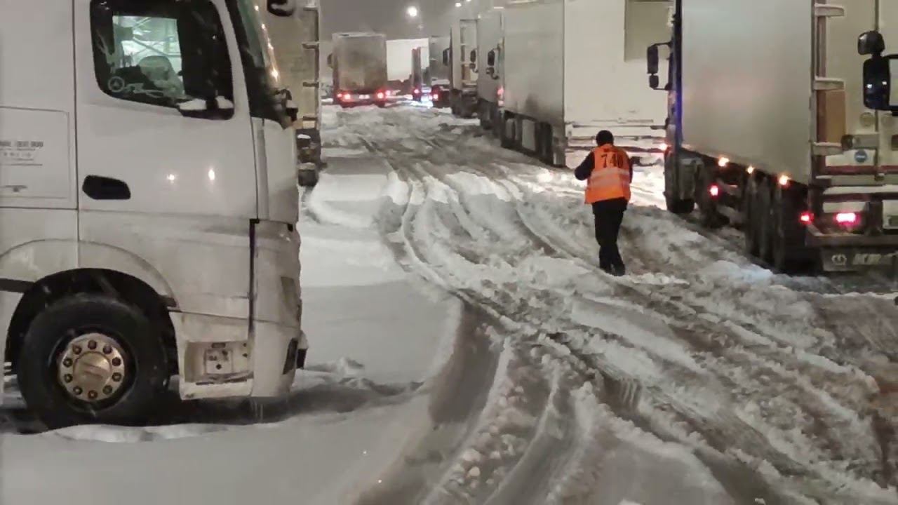 Работа на фуре по Москве зимой. смотреть онлайн