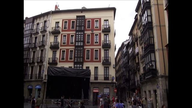 Bilbao Cathedral,Кафедральный собор Святого Иакова в Бильбао и площадь перед ним..ИСПАНИЯ.Spain. смотреть онлайн