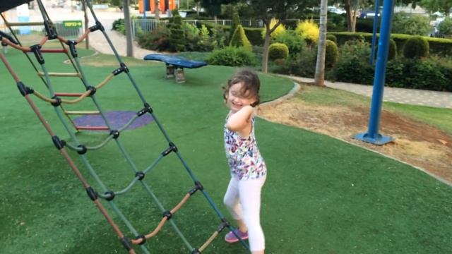 ОБЗОР! МИНИ-ГОЛЬФ ПРЕГРАДЫ ПОБЕДА И ПРИЗ! MINI - GOLF BARRIERS WIN and PRIZE! смотреть онлайн