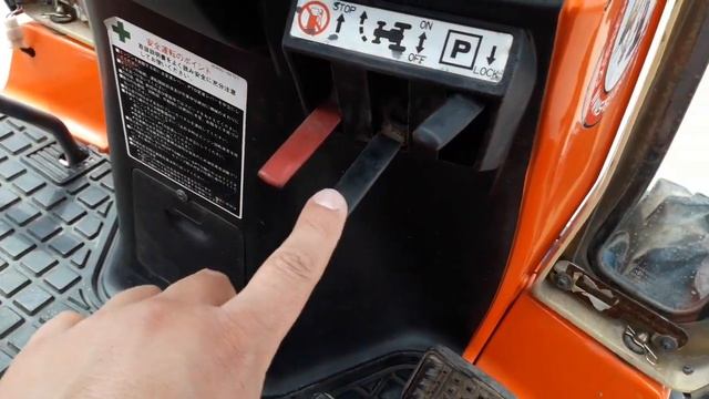 Японский трактор KUBOTA X20D смотреть онлайн