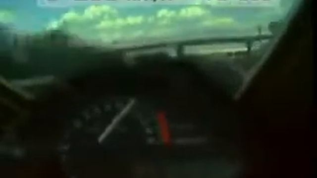 Honda CBR600RR 2003 acceleration 0-260km/h смотреть онлайн