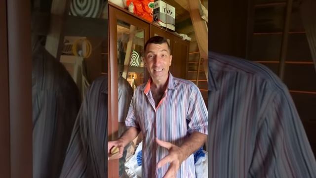 Быстро и просто почистить зеркала от пятен и разводов поможет простое средство ? смотреть онлайн