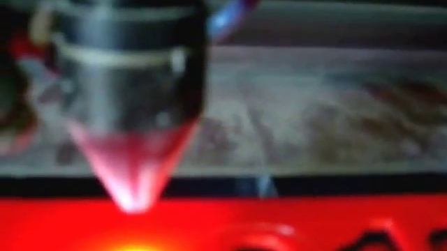 Лазерная резка цветного оргстекла смотреть онлайн