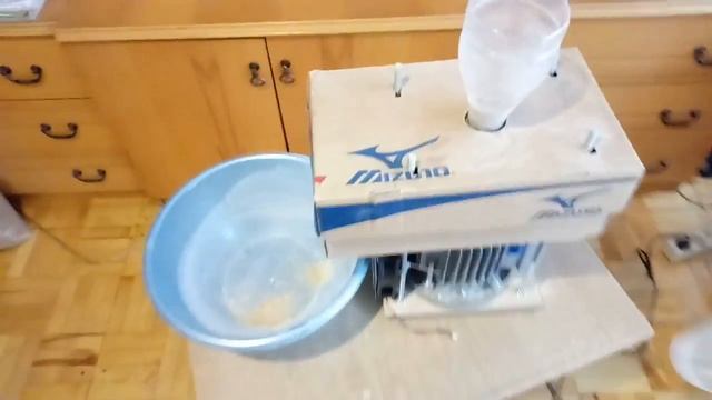Самодельная мельница для домашней цельнозерновой муки своими руками на каменных жерновах смотреть онлайн