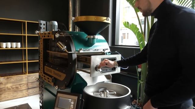 What’s Inside a Fluid Bed Coffee Roaster? A Visit at Typhoon Coffee in Prague смотреть онлайн