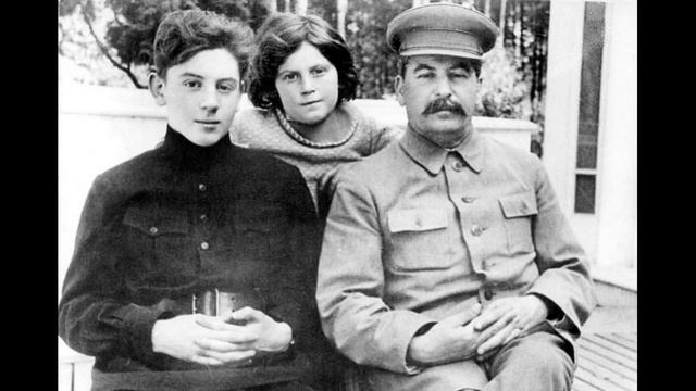 ВАСИЛИЙ СТАЛИН: КАК НА САМОМ ДЕЛЕ УМЕР ЛЮБИМЫЙ СЫН СТАЛИНА? смотреть онлайн