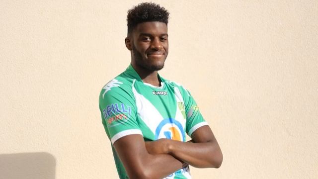 Town have signed French defender Chris Goteni from Saint-Apollinaire смотреть онлайн