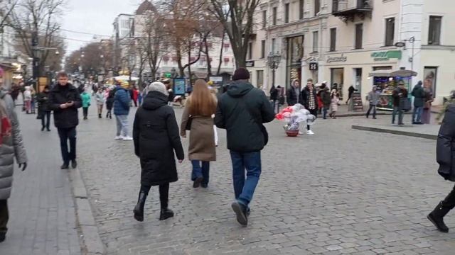 Прогулка в центре Одессы, уж очень атмосферно ? #одесса #citywalk #world смотреть онлайн