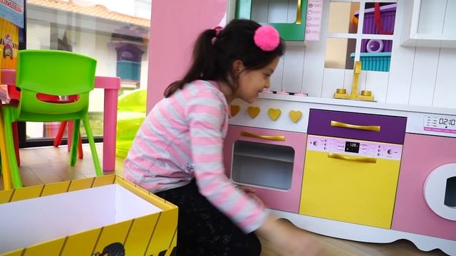 Masal & Öykü Pretend Play with DELUXE Kitchen Toy Set - fun Kids video смотреть онлайн