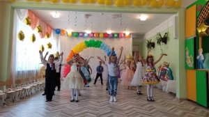 "Недетское время" -флешмоб дошкольников на выпускном!