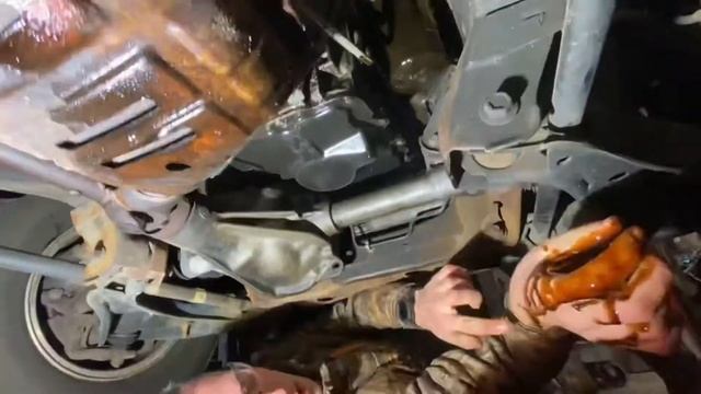 How to Change Oil Example (1997 Ford Explorer) смотреть онлайн