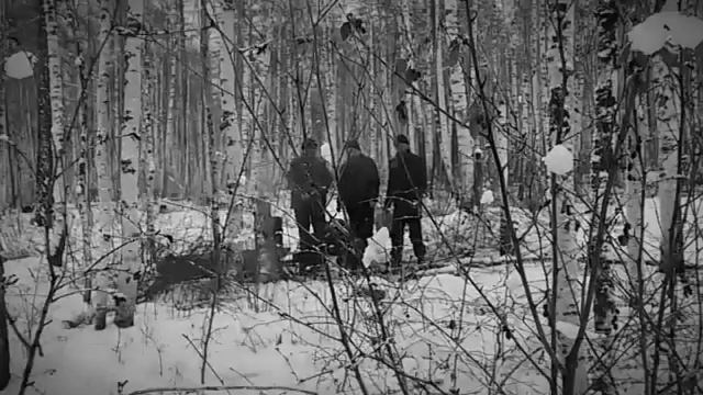 Старушка в лесу ЗИЛ.157. смотреть онлайн