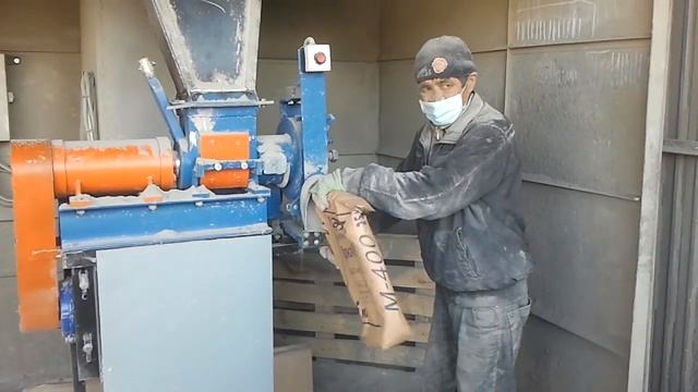 Дозатор - 2 для фасовки цемента в мешки..mp4 смотреть онлайн