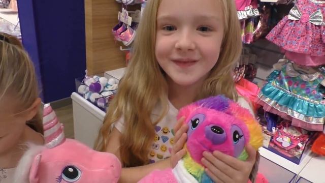 Our First Build A Bear Workshop! Family Game Night Who Tooted?! смотреть онлайн