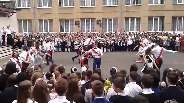 Последний звонок 2016 г. Школа 2, г. Черноморск, Одесская область смотреть онлайн