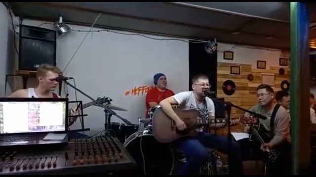 Инициалы (ПТВП cover) / Bit Paranoid смотреть онлайн