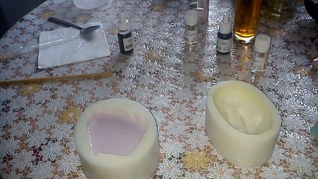 Мыло из мыльной основы. Силиконовая форма дельфины и зайка. смотреть онлайн