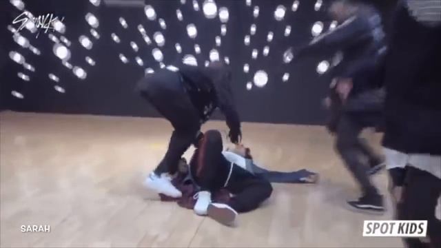 Stray Kids Girl Group Dance Compilation смотреть онлайн