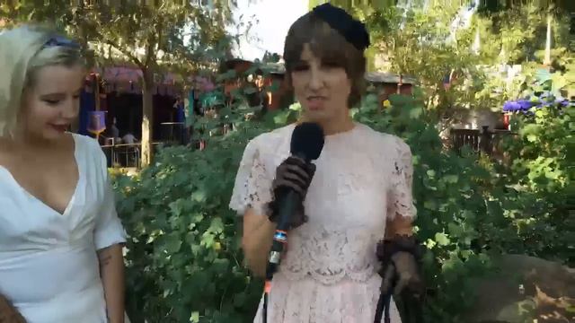 Dapper Day at Disneyland with Leslie Kay | Disney Style LIVE смотреть онлайн