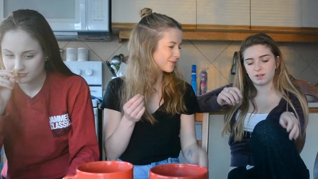 BEAN BOOZLED CHALLENGE (w/ Emily and Sarah) смотреть онлайн