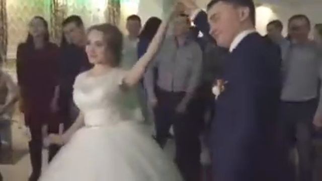 Родилась новая семья... С Днём Свадьбы!!! Поздравляем!!! смотреть онлайн