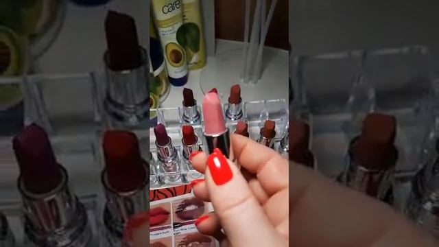 Помада "Матовая легенда" новинка каталога Avon 04/2020 смотреть онлайн