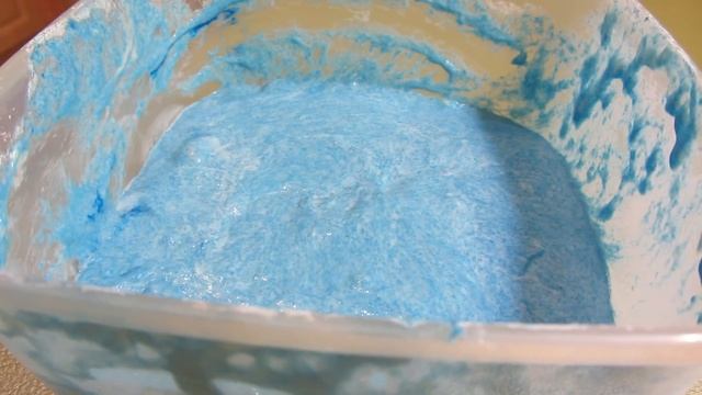 DIY-ЭКСПЕРИМЕНТ/Самый простой лизун!!!Из муки и воды!!!! смотреть онлайн