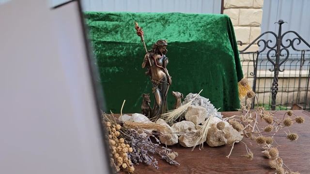 ИЗДАНА НОВАЯ КНИГА... 'ШЕПТУНЬЯ'.. ИНГА ХОСРОЕВА. смотреть онлайн