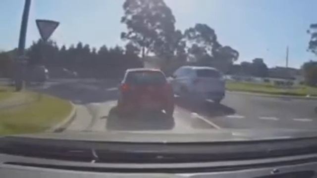 Dashcam car accidentally recorded a fatal accident смотреть онлайн