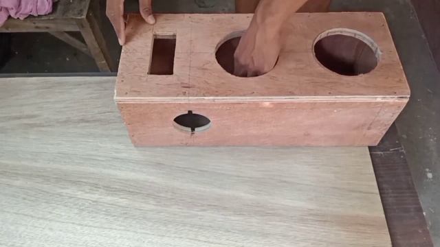 HOW TO MAKE BLUETOOTH SPEAKER BOX. With Subwoofer Bass & build in 12V Battery/Wooden Speaker box смотреть онлайн