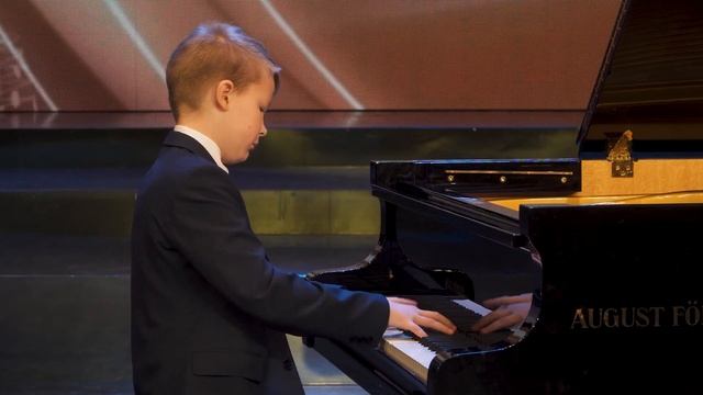 Пак Александр "Полонез" Ф. Шопен смотреть онлайн
