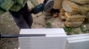 Паз в пеноблоке для перемычки.