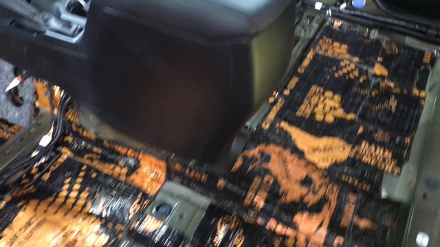 Шумоизоляция приближена к глубокому тюнингу - она значительно улучшает комфорт в Тойота Рав4 смотреть онлайн