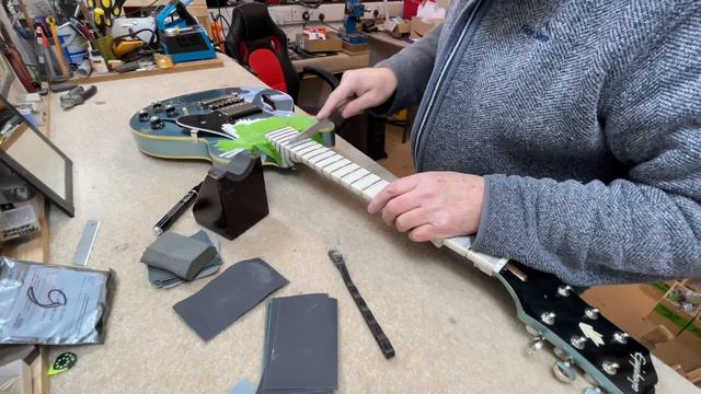 Epiphone ES339 set up on the clock смотреть онлайн