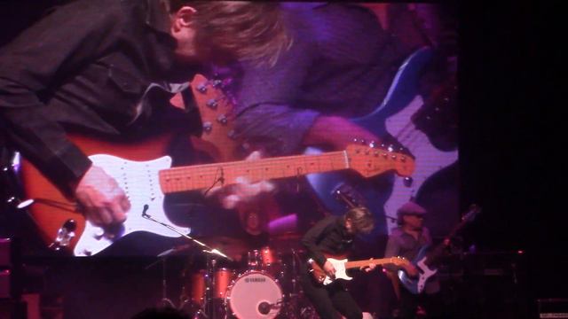 EXTREME WORLD CLASS GUITARIST-Mr. ERIC JOHNSON!~"CLIFFS Of DOVER"! смотреть онлайн