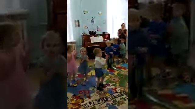 Развлечение для малышей.mp4 смотреть онлайн