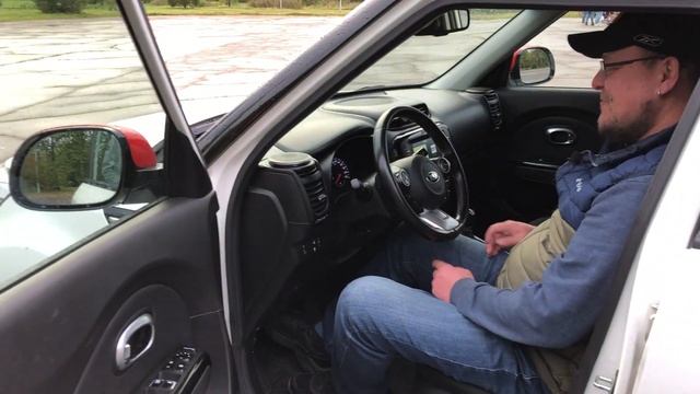 KIA Soul или Киа Соул, компактвен или кроссовер? Максимальная комплектация 2.0 АТ. На максималках. смотреть онлайн