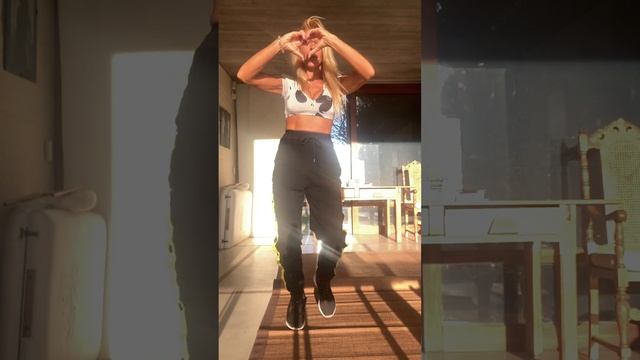 #tutorial #calmdown ! #coreografia sencilla ! #pasoapaso смотреть онлайн
