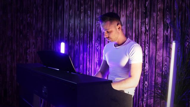 Ringway TG8852 el-piano demo смотреть онлайн