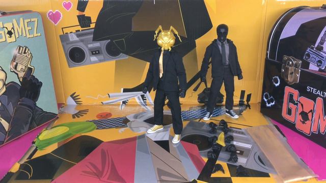 MEZCO ONE:12 Gomez: The Roach With The Golden Head