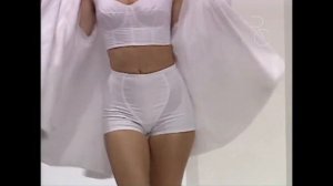 Back to the 90's: Supermodel Karen Mulder