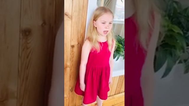 Хорошилова Ева - «Бери шинель, пошли домой» смотреть онлайн