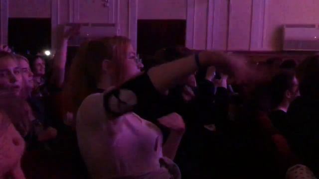 Корейский pop.Под что фанатеют мариупольcкие подростки смотреть онлайн